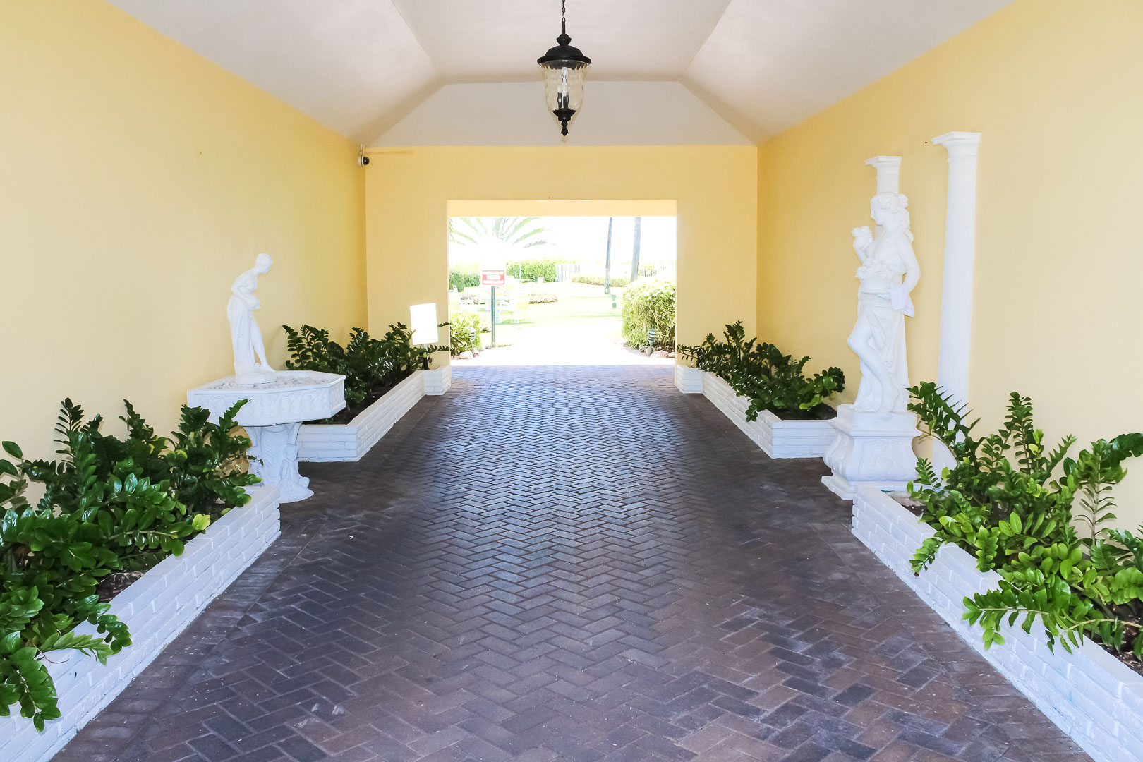 The welcoming resort entrance at VRI's Berkshire on the Ocean in Florida.